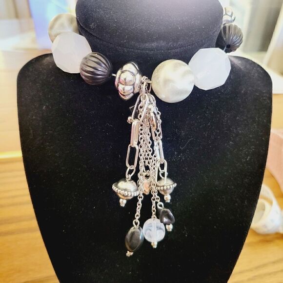 New stretchy band bracelet with dangle detail charms - Picture 2 of 5